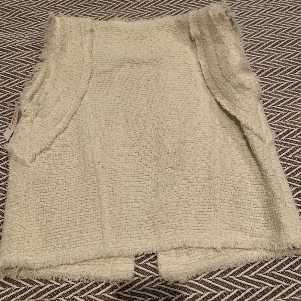 IRO Winter White Vest- - Picture 3 of 3